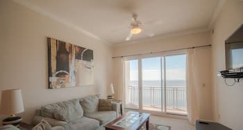 Legacy II 1404 Penthouse