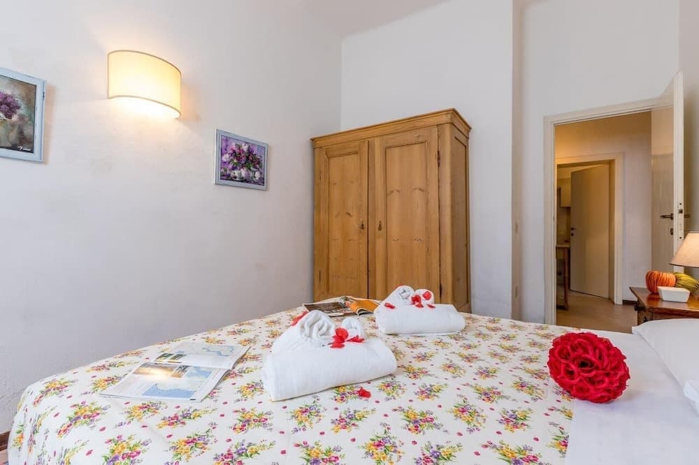 La Fresia - Focette 100mt From Sea