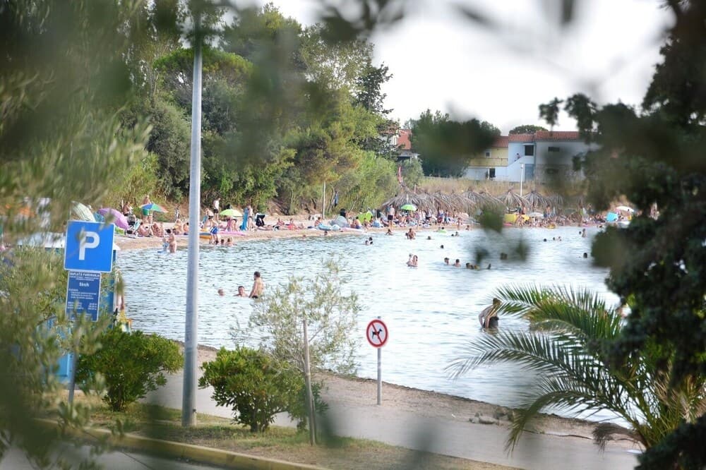 Charming Apartment in Vrsi Mulo, Great Place in Dalmatia for Family Vacation