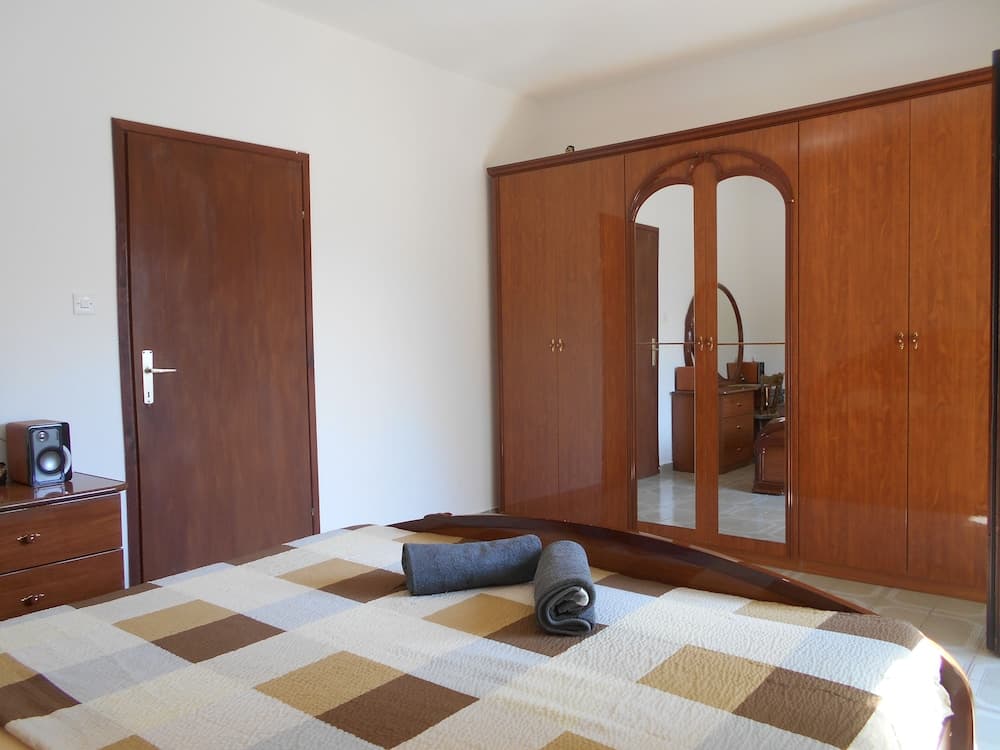 Cosy Apartment "elena" Near Center