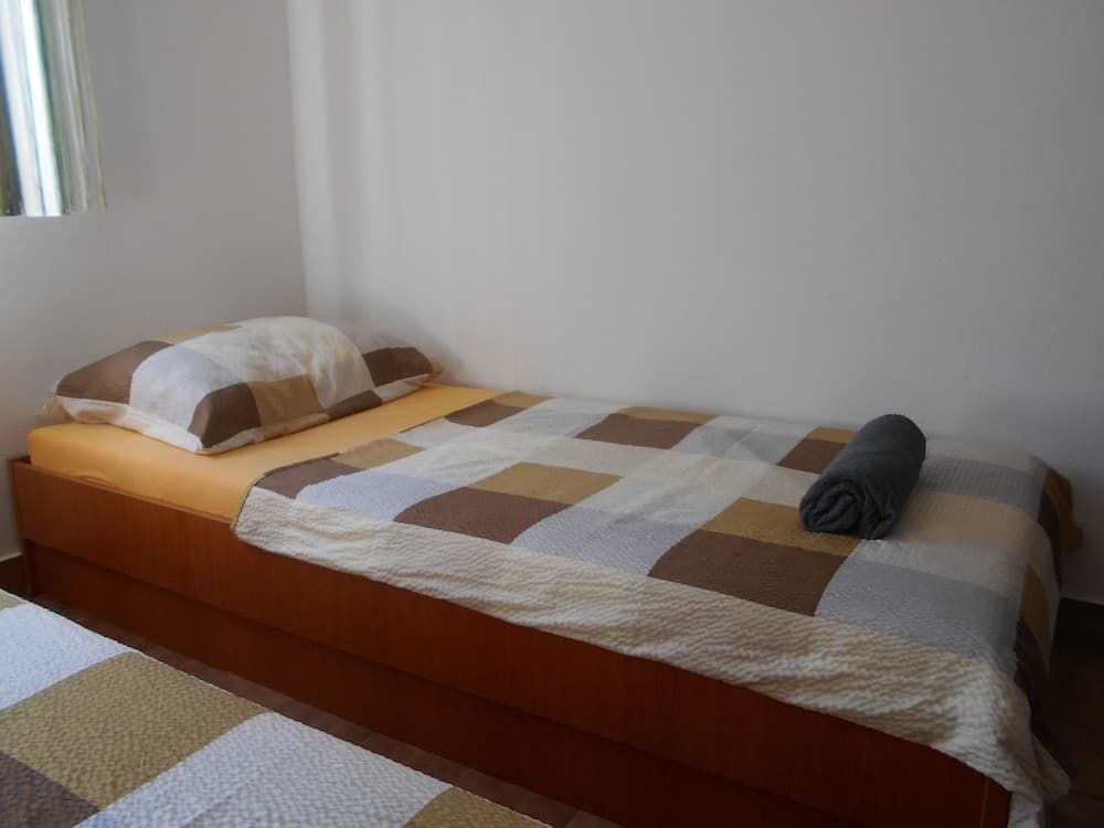 Cosy Apartment "elena" Near Center