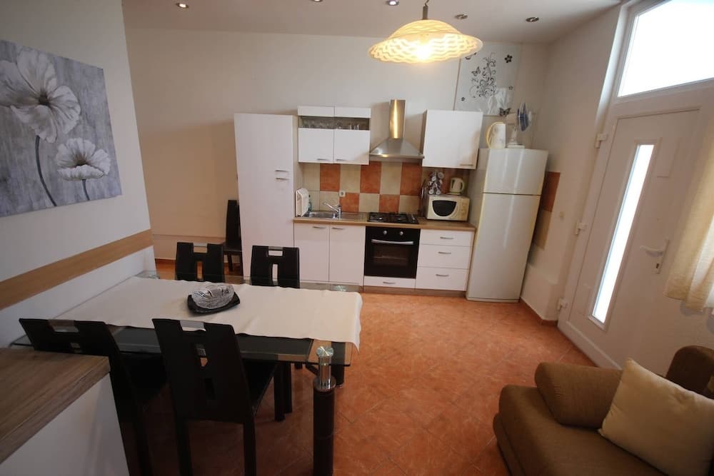 Family Apartment Mirela Borik