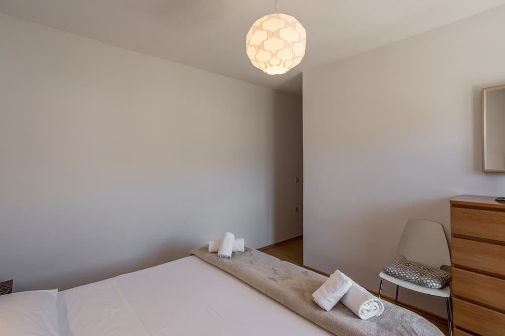 Spacious Apartment With Three Double Bedrooms