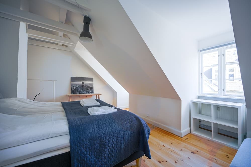 Sanders Central - Smart 3-bdr Apt in City Center