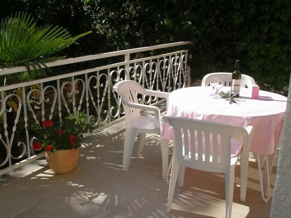 Apartment Rojnic - 3 Bedrooms Apartment