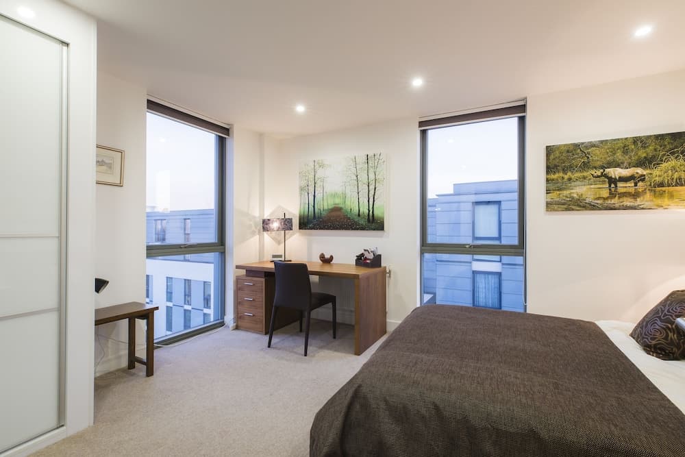 JOIVY Trendy Islington Flat for 2 with Patio