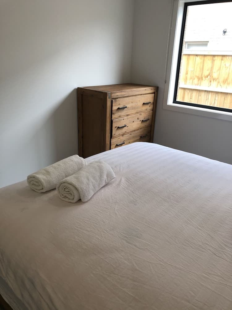 Apple House Upper Point Cook