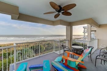 1010 Ocean Palms 201