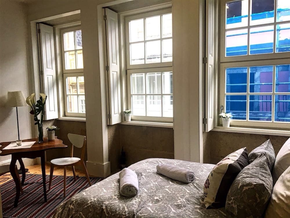 Oporto Invite São Bento