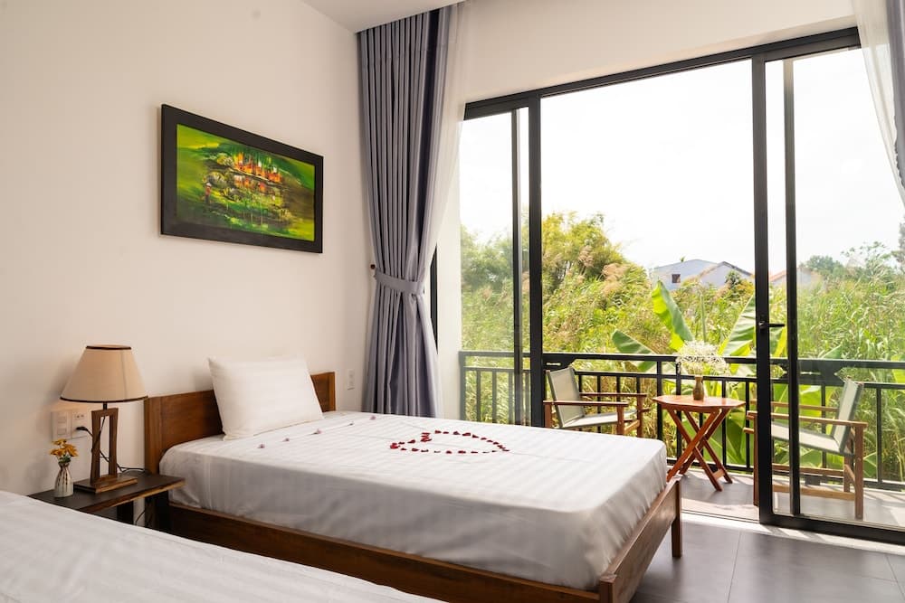 Boat House Riverside Homestay