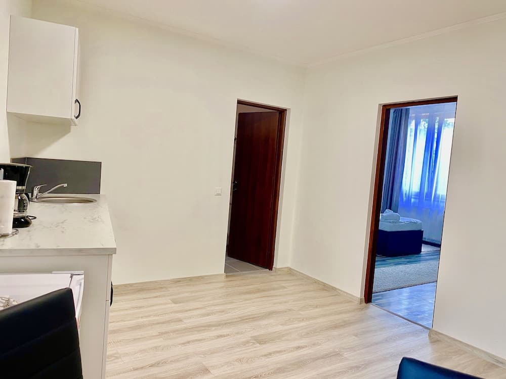 Cardinal Central Apartment