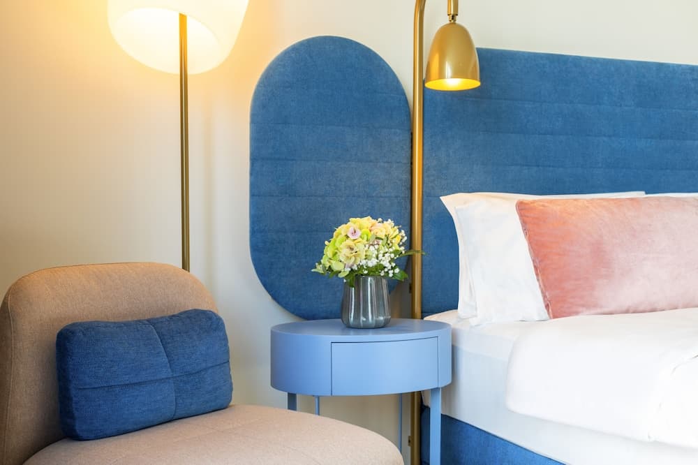 Capri by Fraser Leipzig