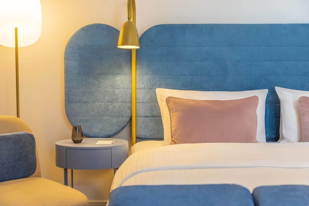 Capri by Fraser Leipzig