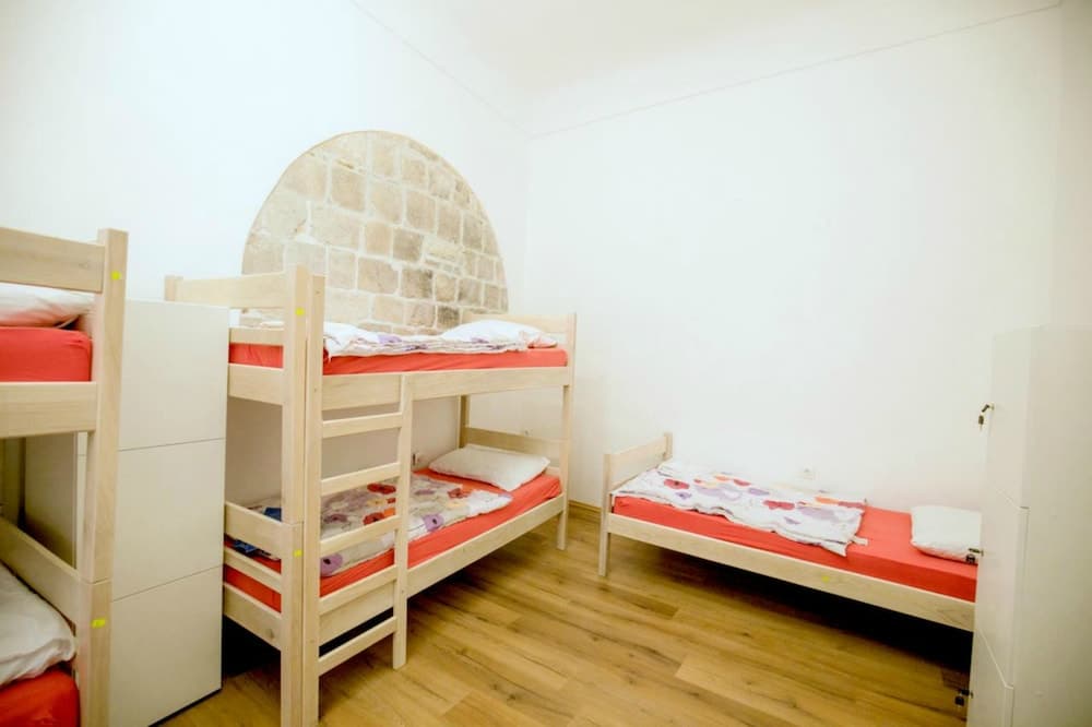 Hostel Amnesia - Adults Only