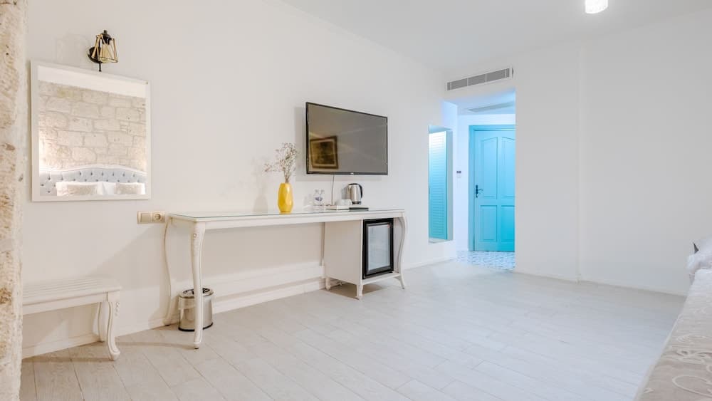 Avlu Alacati Butik Otel