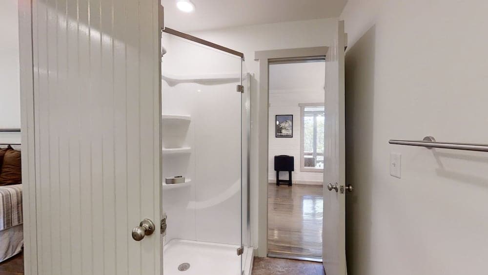 Happy Camper 1 Bedroom Cottage by RedAwning