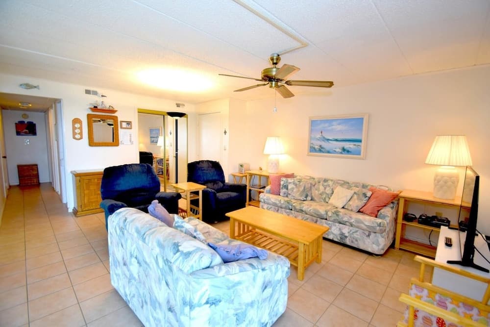 Thunder Island 80b 2 Bedroom Condo by RedAwning