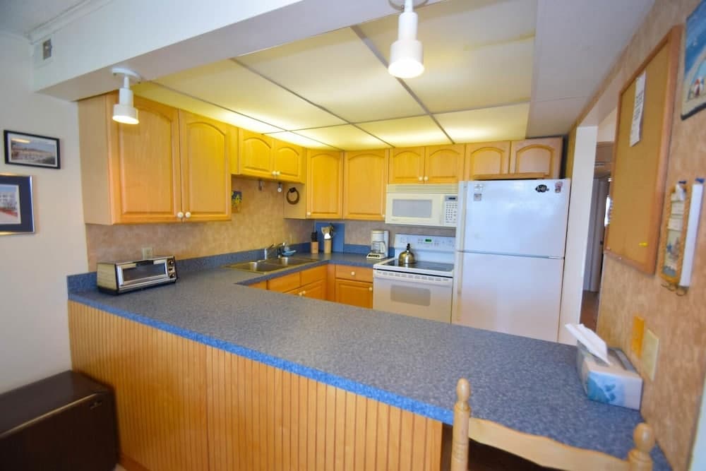 Thunder Island 80b 2 Bedroom Condo by RedAwning