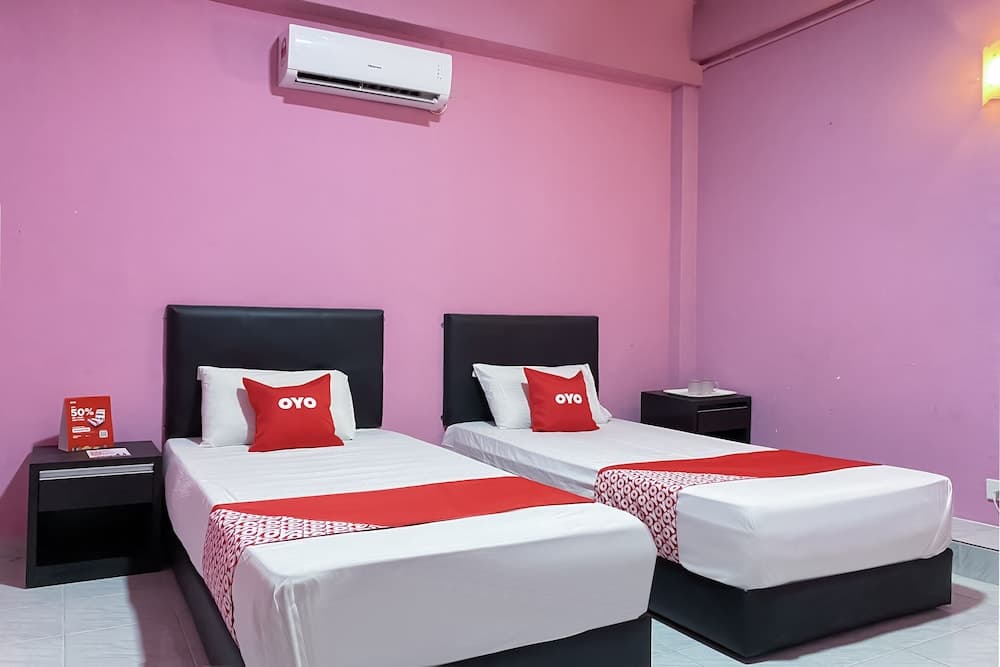 Super OYO 90039 Coop Hotel Kangar