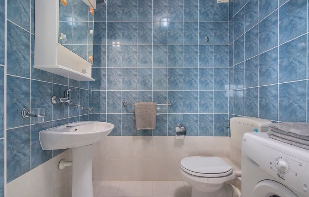 Spacious 3bdr Sea View Apartment Next to the Beach