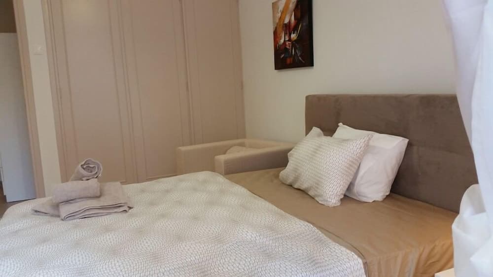 Erra - Beige - Athens Center,100m²,3 BD,2 BATH