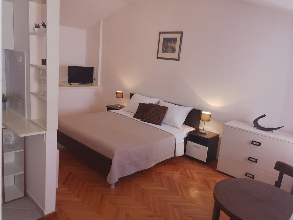 Old Town Economy Apartments