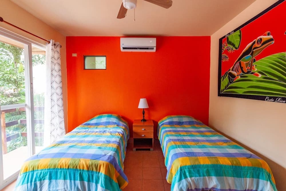 Nicely priced duplex in Surfside with private pool and AC in every room