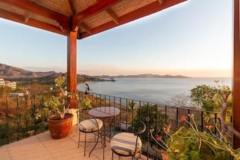 Luxury Villa With Pool, Outdoor Bar, Magnificent Views