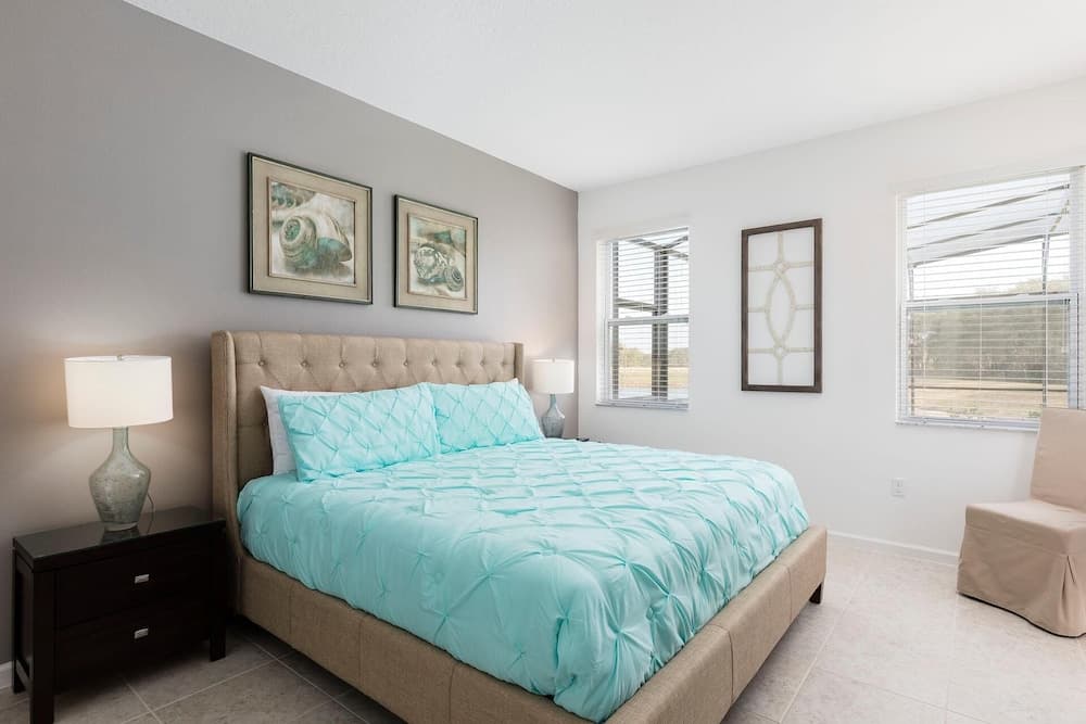 6132bod - Non Renting 9/1/22 Solterra Gated Resort