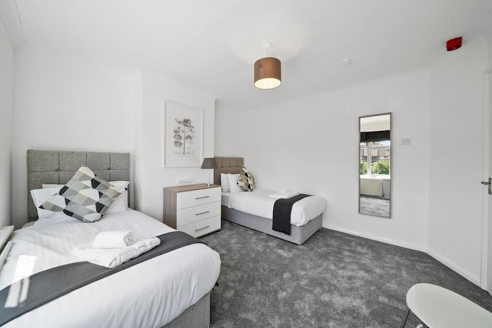 Hillary Serviced House