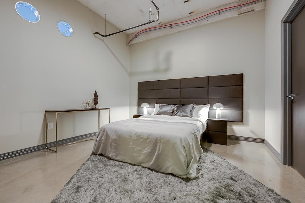 Jurny - Downtown Dallas Apartments