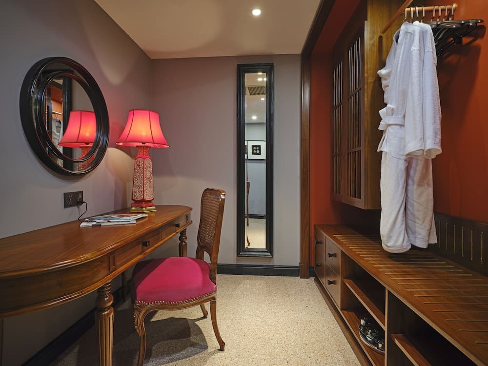 Silk Path Grand Hue Hotel