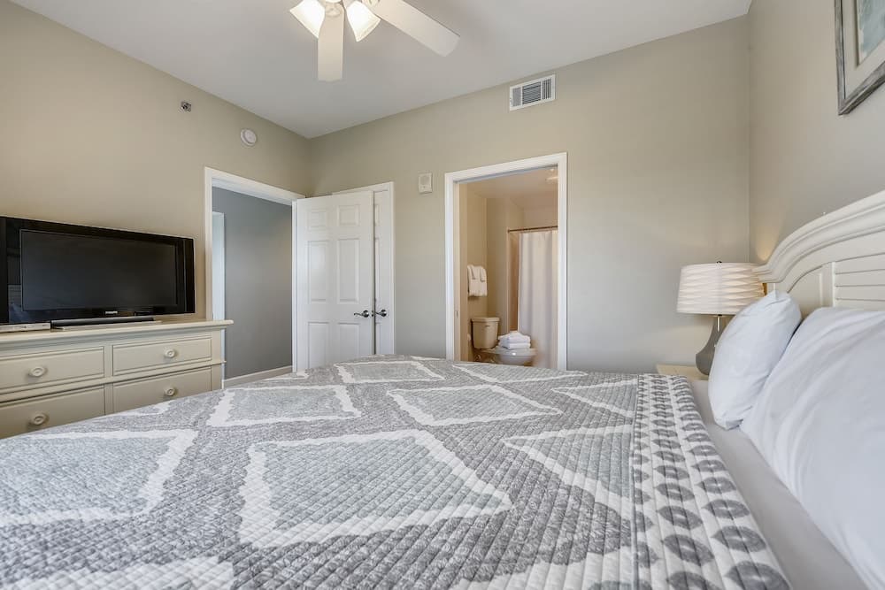 Splash Beach Resort by Book That Condo