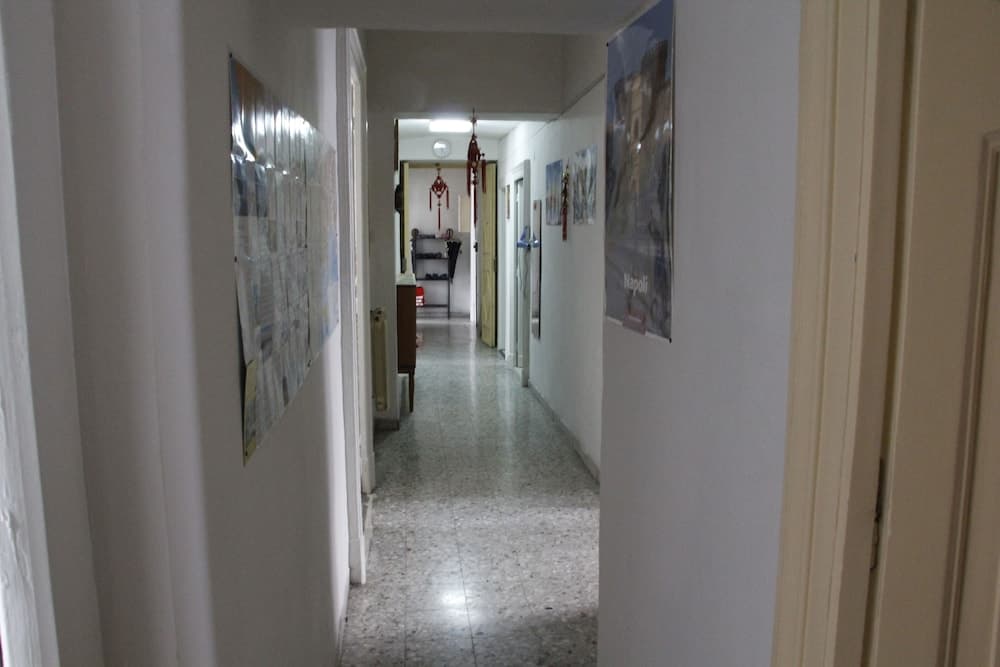 Room in B&B - 1 bed in Basic 8 Bed Mixed Dorm - Shared Bathroom