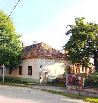 Rustic Charm - two Bedroom Suite for 23 Pers From 1924