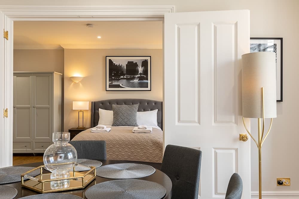 JOIVY Stylish Flat near Mayfair & Piccadilly Circus