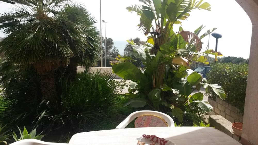 Panoramic Villetta on the Sicilian sea