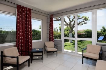 Petrakis Maisonette Near The Sea