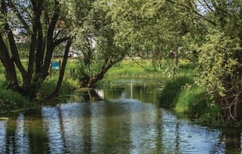 Nice Home in Licko Lesce With 2 Bedrooms and Wifi