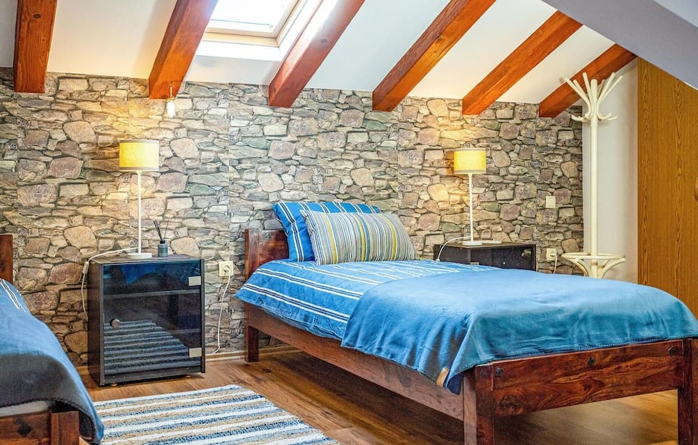 Awesome Home in Pula With Wifi and 2 Bedrooms