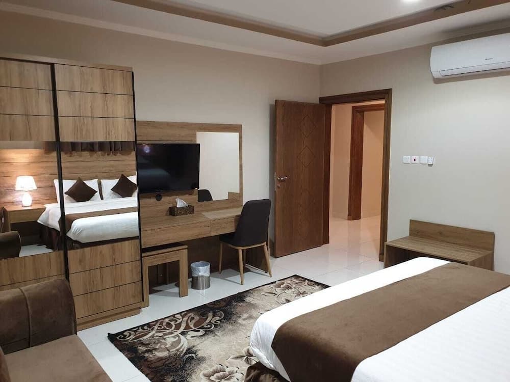 Medina Diamond Suites