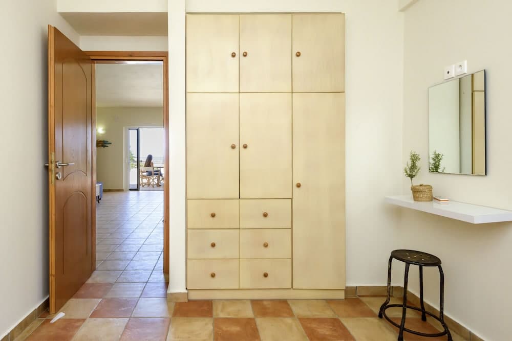 Porto Aqua Vista - Premium Seaside Villa with Pool