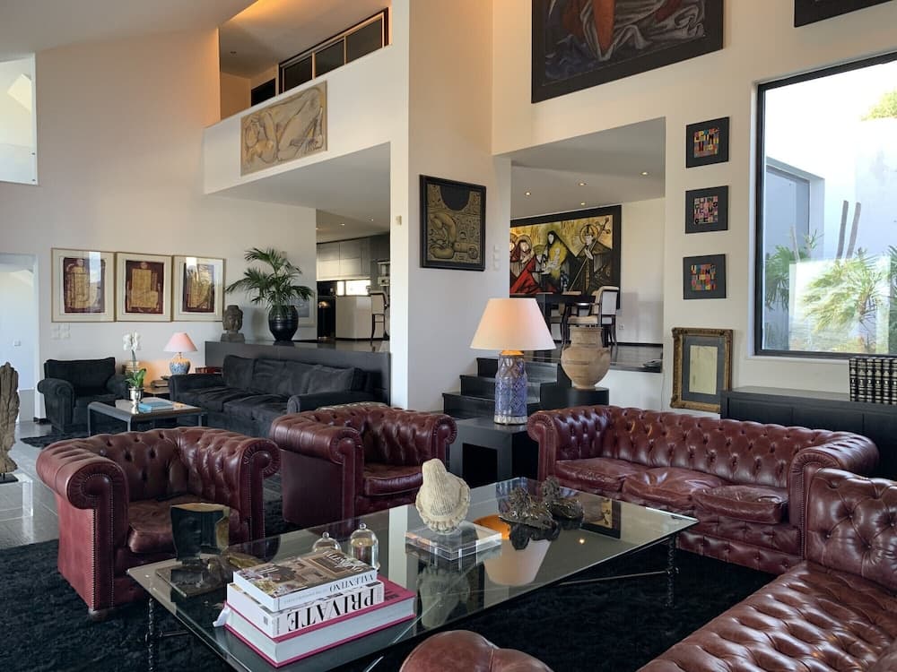 Luxury Villa Marathon