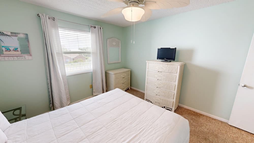 Venus 309 sleeps 10 Close to pool and beach by RedAwning