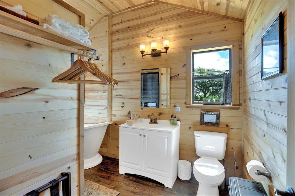 Luxurious and Intimate Cottage in Fredwine Country