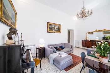 Super Big History Luxury At Colosseum