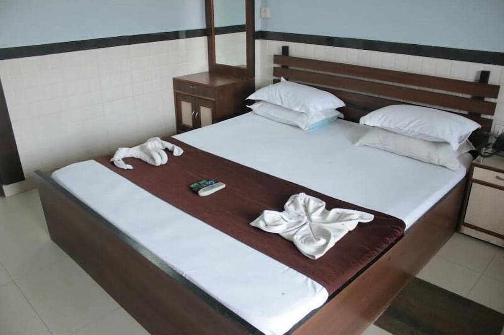 Reba Beach Resort - Hostel