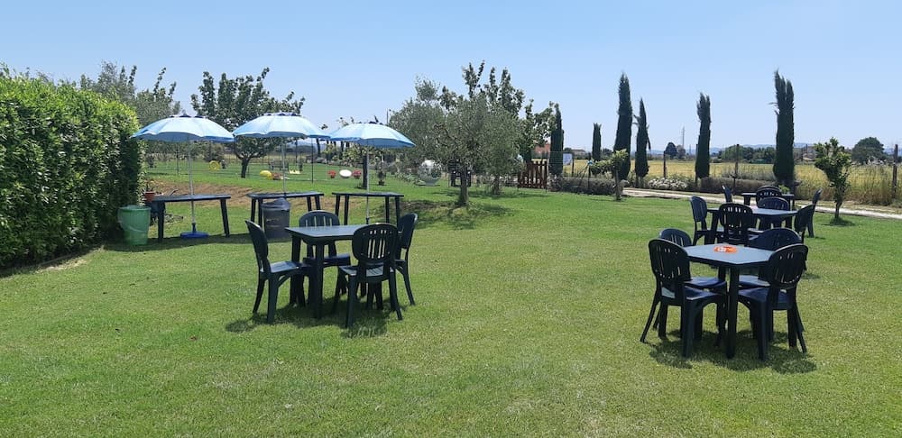 Giglio Apartment in a No Kids Farm House