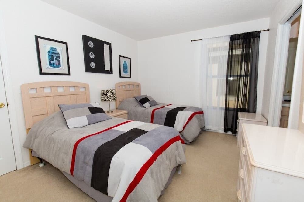 353 Glen 6 Bedroom Villa by Redawning