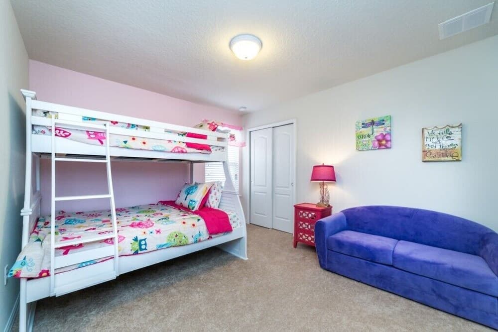 8944rs 6 Bedroom Villa by Redawning